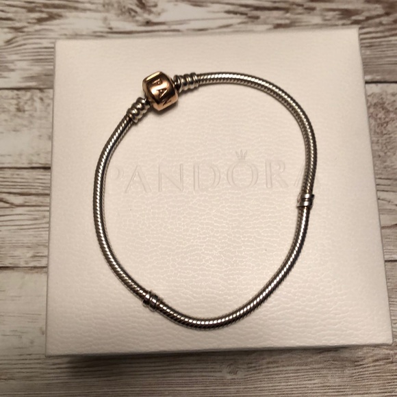 ❌SOLD❌Pandora Silver and Rose Bracelet - Picture 3 of 4